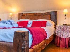 1 bedroom, iron/ironing board, free WiFi, bed sheets - Hidden Gem in Stunning Location - Pass the Keys (Kenley)