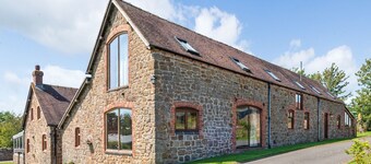 Hidden Gem in Stunning Location - Pass the Keys