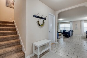 Interior - The Sapphire House - Near Universities, Military Base, and Hospitals! (San Antonio)