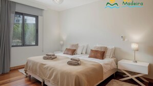 3 室のベッドルーム、アイロン / アイロン台、WiFi、ベッドシーツ