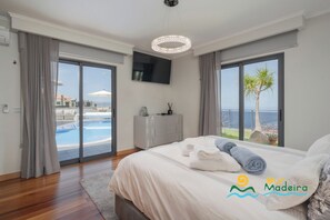 3 bedrooms, iron/ironing board, WiFi, bed sheets - Panoramic views of the sea | This Side of Paradise (Arco Da Calheta)