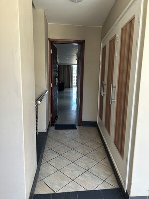 Interior - SEA-VIEW APARTMENT - POINT WATERFRONT
near to beaches , harbour and restaurants (Durban)