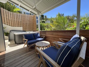 Terrace/patio - Parfait en Famille, Proche des Plages et Jacuzzi (Nouméa)