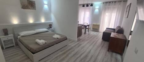 1 室のベッドルーム、WiFi、ベッドシーツ