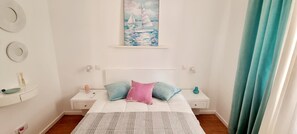1 bedroom, iron/ironing board, internet