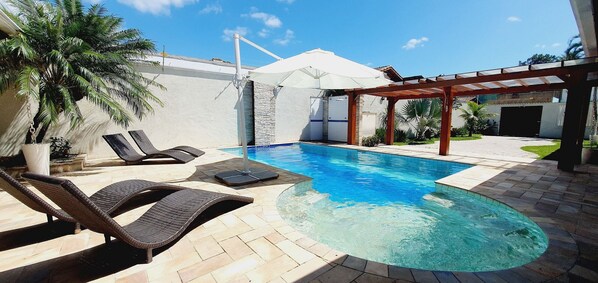 Chalet | Pool | Outdoor pool - Casa com 6 Suites Praia dos Sonhos (Itanhaém)