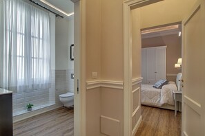 Shower, hair dryer, bidet, towels - Art Apartment Luxury Tintori Suite (Firenze)