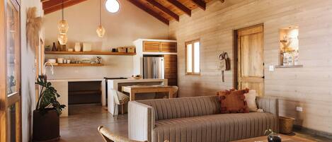 Smart-TV, Bücher, Stereoanlage