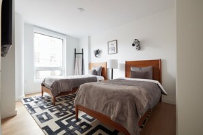 4 bedrooms, desk, iron/ironing board, WiFi