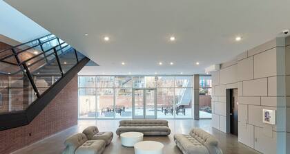 Airy 3 BR Flat w/shared deck - gym - mins to NYC