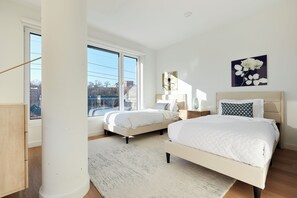 4 bedrooms, desk, iron/ironing board, WiFi