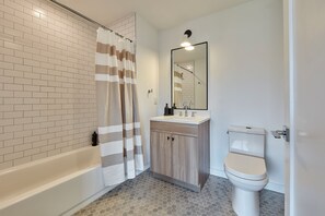 Bathroom - Modern 2BR-newly built-near NYC (Hoboken)