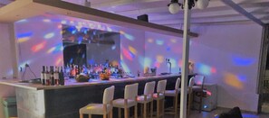 Bar (in der Unterkunft)