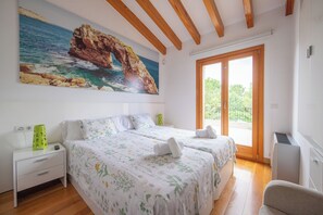 5 chambres, fer et planche à repasser, draps fournis