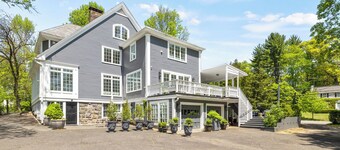 C&J Signature Stays Historic renovated apartment