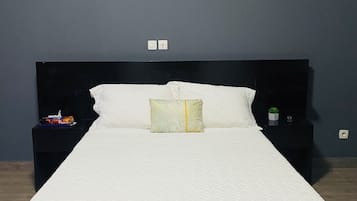 5 habitaciones, tabla de planchar con plancha, wifi y ropa de cama