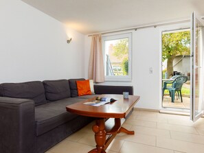 TV - Delphin by Interhome (Zinnowitz)