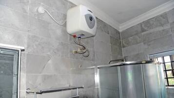 Toallas y papel de baño