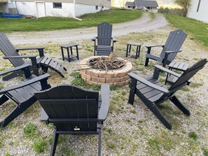 Property grounds - Sleeps 12! (Williamstown)