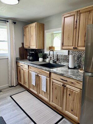 Refrigerador, microondas, horno, placa de cocina