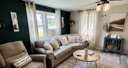 Charming 2 BR home - newly renovated