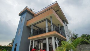 Fachada da propriedade