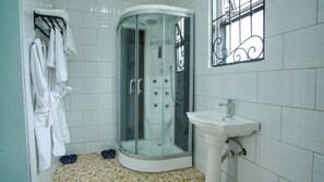 Basic Double or Twin Room | Bathroom