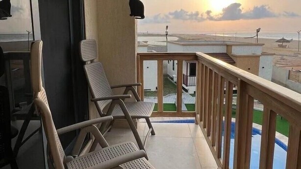 Room - Reddington Beach Resort (Anloga)