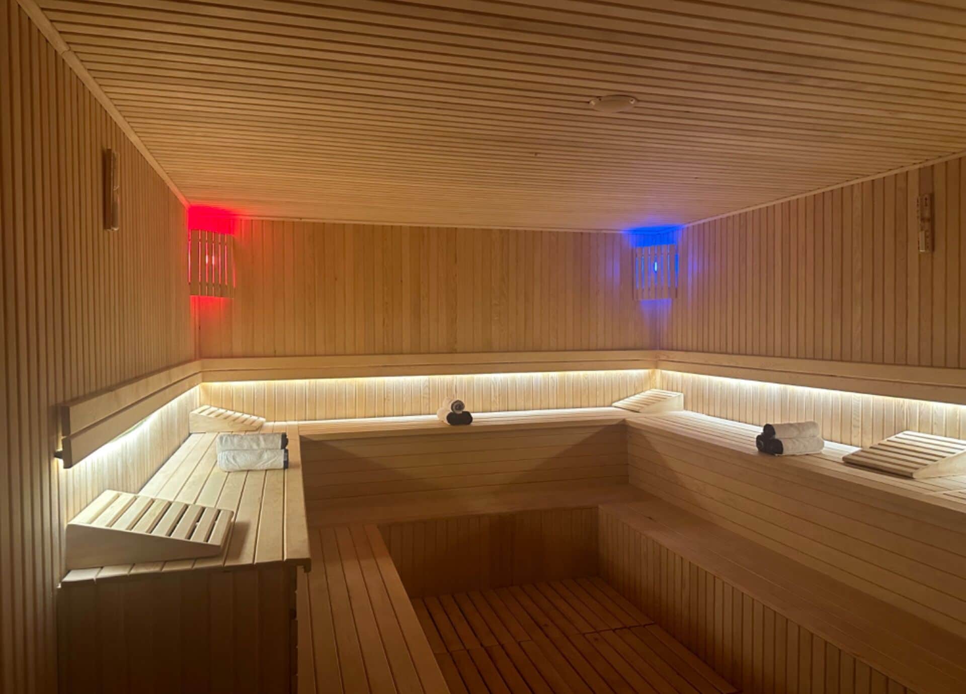 Sauna, hot tub, steam room, deep-tissue massages, Swedish massages