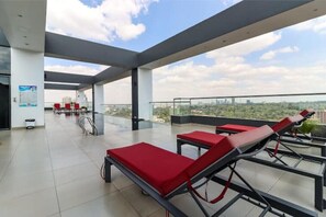 Terrace/patio - Elegant Deluxe 2 bedroom Apt at Escada
 (Nairobi)
