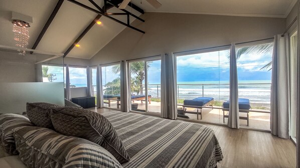 5 bedrooms, in-room safe, desk, free WiFi