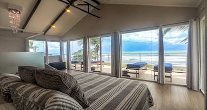 Luxury Oceanfront Beach House. Time to Enjoy Paradise- Sleeps 14
