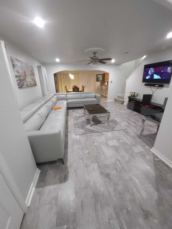 Smart-TV, Stereoanlage