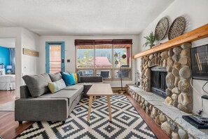 TV, fireplace - Mountain Mural | Hot Tub | Pools | Ski-In/Ski-Out (Panorama)