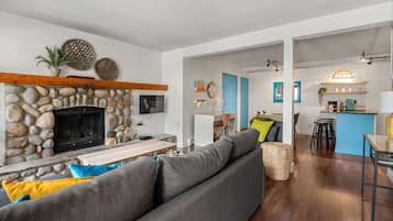 Televisor i llar de foc