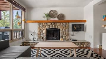 Televisor i llar de foc