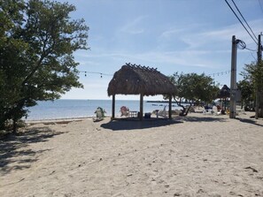 Beach nearby - Kawama 3 bedroom townhouse--2 heated pools, marina, tennis, lagoon & much more! (Key Largo)