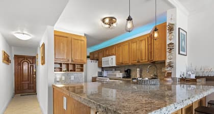 Gorgeous Moon Bay Condo Heated Pool Beach