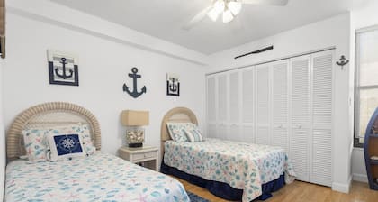 Gorgeous Moon Bay Condo Heated Pool Beach