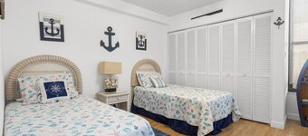 Gorgeous Moon Bay Condo Heated Pool Beach