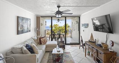 Gorgeous Moon Bay Condo Heated Pool Beach