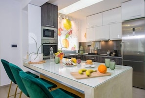 Fridge, microwave, oven, stovetop