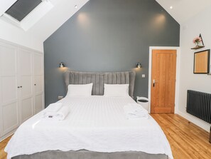 4 quartos, individualmente decorados, individualmente mobiliados