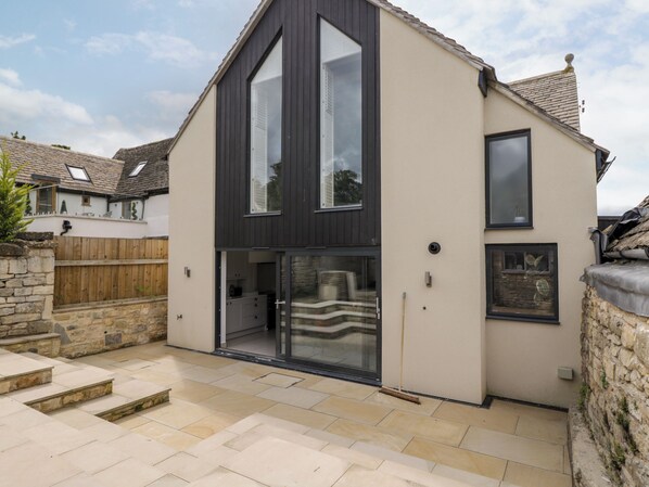 Property grounds - Suncroft (Cheltenham)