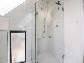 Shower - Suncroft (Cheltenham)