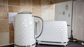Coffee and/or coffee maker - Modern 3BR Home - Sleep 6 - Contractors & Families (Tyne and Wear)