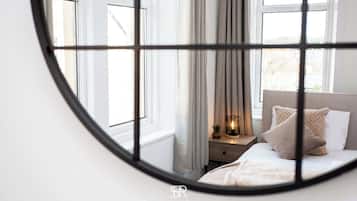 3 bedrooms, iron/ironing board, travel crib, WiFi