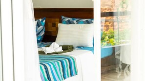 1 habitación, tabla de planchar con plancha, wifi y ropa de cama