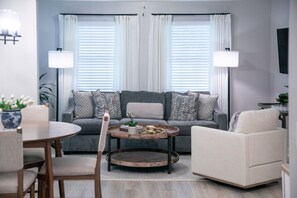 TV - The Delta, 2BR Townhome Stay by Velvet Ditch Villas (Oxford)