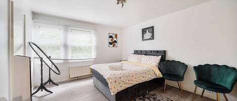 1 Schlafzimmer, Bügeleisen/Bügelbrett, kostenloses WLAN, Bettwäsche